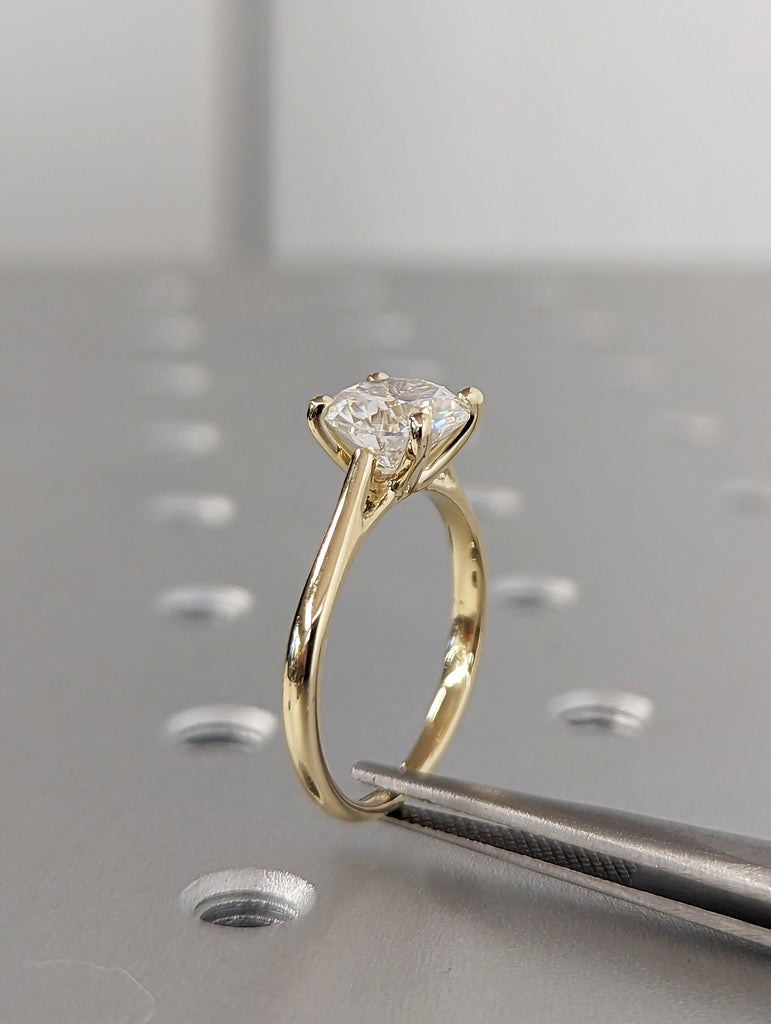 4-Prong Round Engagement Ring in 14k Solid Gold / 2 CT Moissanite Engagement Rings / Solitaire Moissanite Ring / Gold Promise Ring / Simple