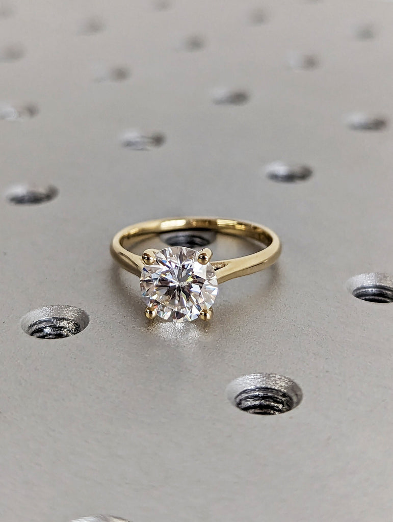 4-Prong Round Engagement Ring in 14k Solid Gold / 2 CT Moissanite Engagement Rings / Solitaire Moissanite Ring / Gold Promise Ring / Simple