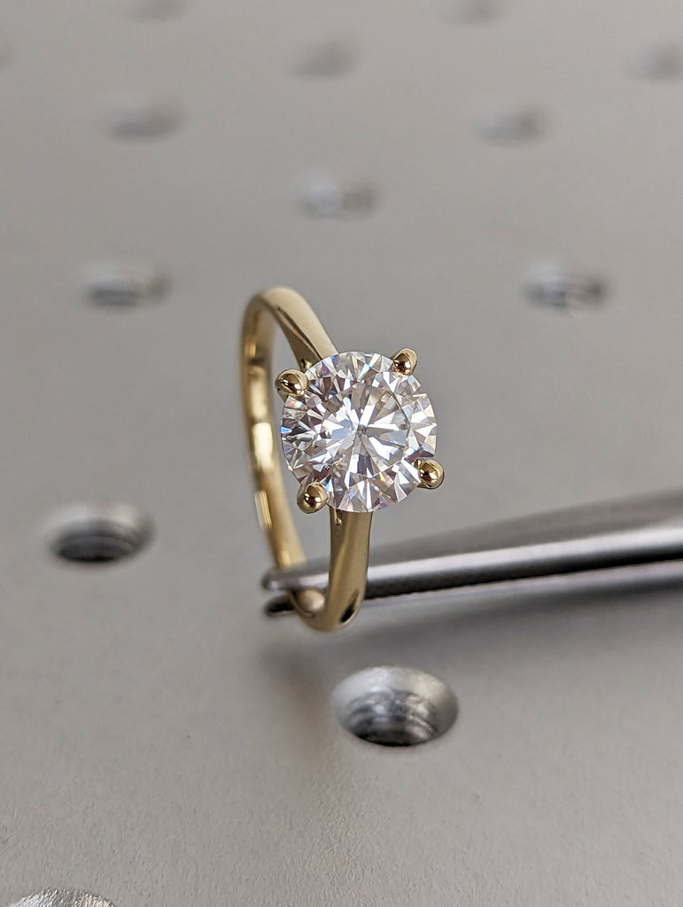 4-Prong Round Engagement Ring in 14k Solid Gold / 2 CT Moissanite Engagement Rings / Solitaire Moissanite Ring / Gold Promise Ring / Simple