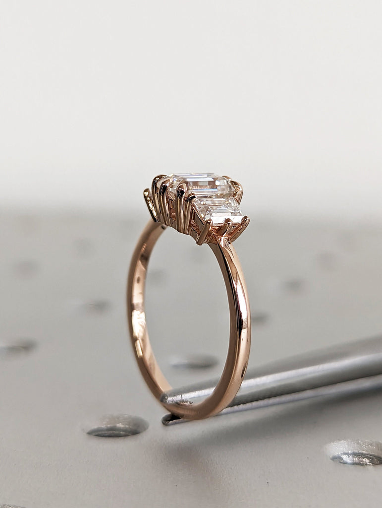 1CT Emerald Three Stone Moissanite Ring, 14K Rose Gold Engagement Ring 3 Stone Side Trapazoid Ring Anniversary Gift Ring For Her Unique Ring