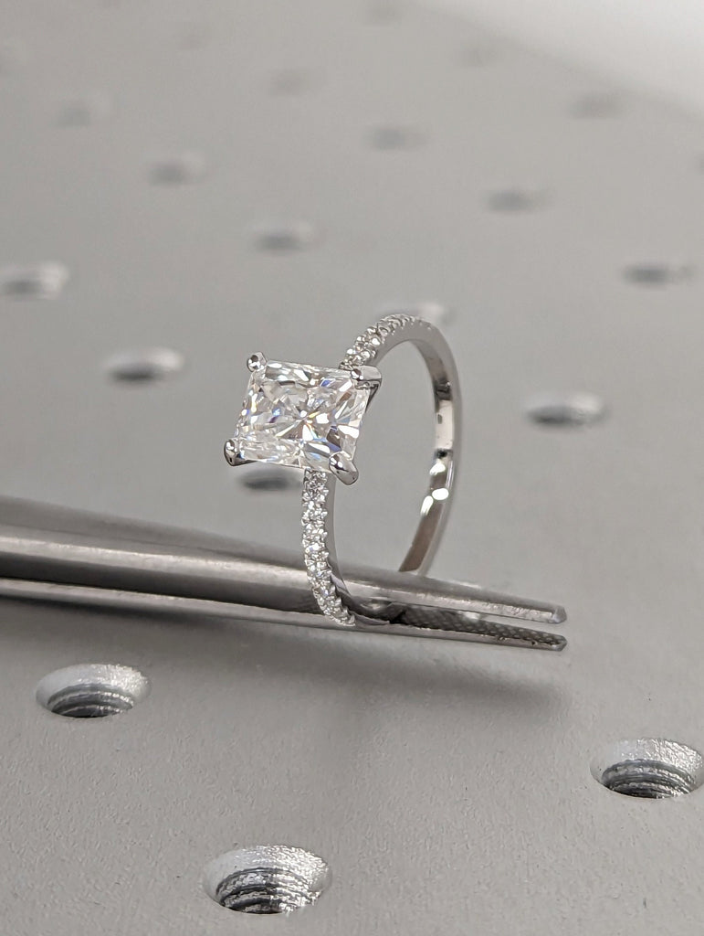 18K Solid Gold Engagement Ring /1.5CT Radiant Moissanite Diamond Wedding Ring/Moissanite Engagement Ring/Stack Ring/Promise ring/White gold