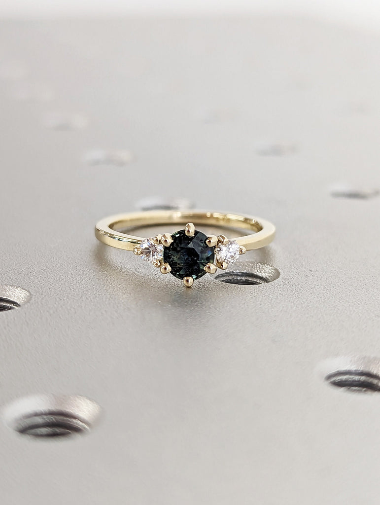 Peacock Sapphire Promise Ring Gold, Round Cut Engagement Dainty Sapphire Ring, Art Deco Ring,Green Gemstone Statement Ring,Anniversary Gift