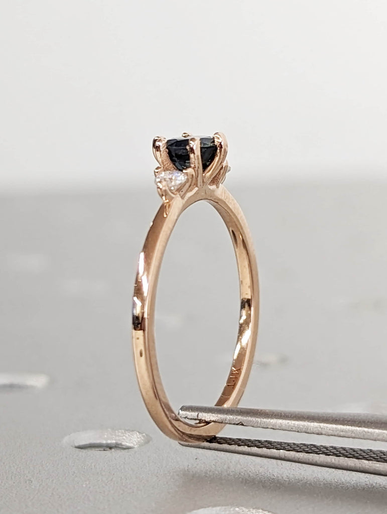 14K Rose Gold Round Cut Peacock Sapphire Engagement Ring, Dainty Statement Sapphire Gemstone Ring, Art Deco Ring, Anniversary Gift