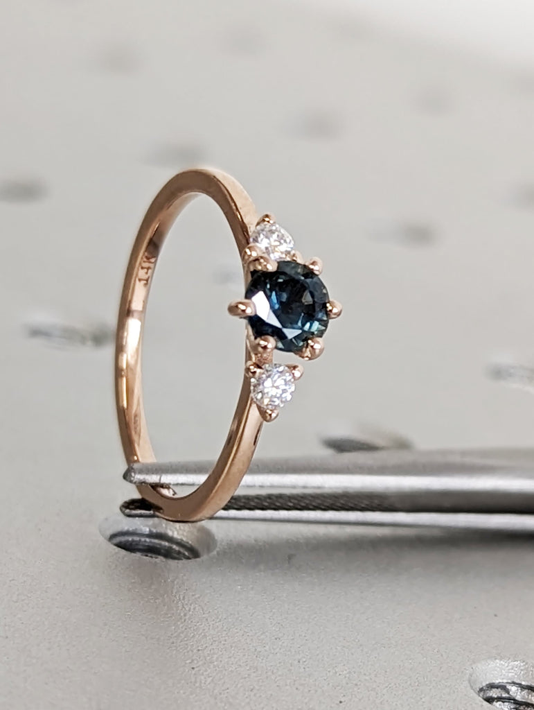 14K Rose Gold Round Cut Peacock Sapphire Engagement Ring, Dainty Statement Sapphire Gemstone Ring, Art Deco Ring, Anniversary Gift