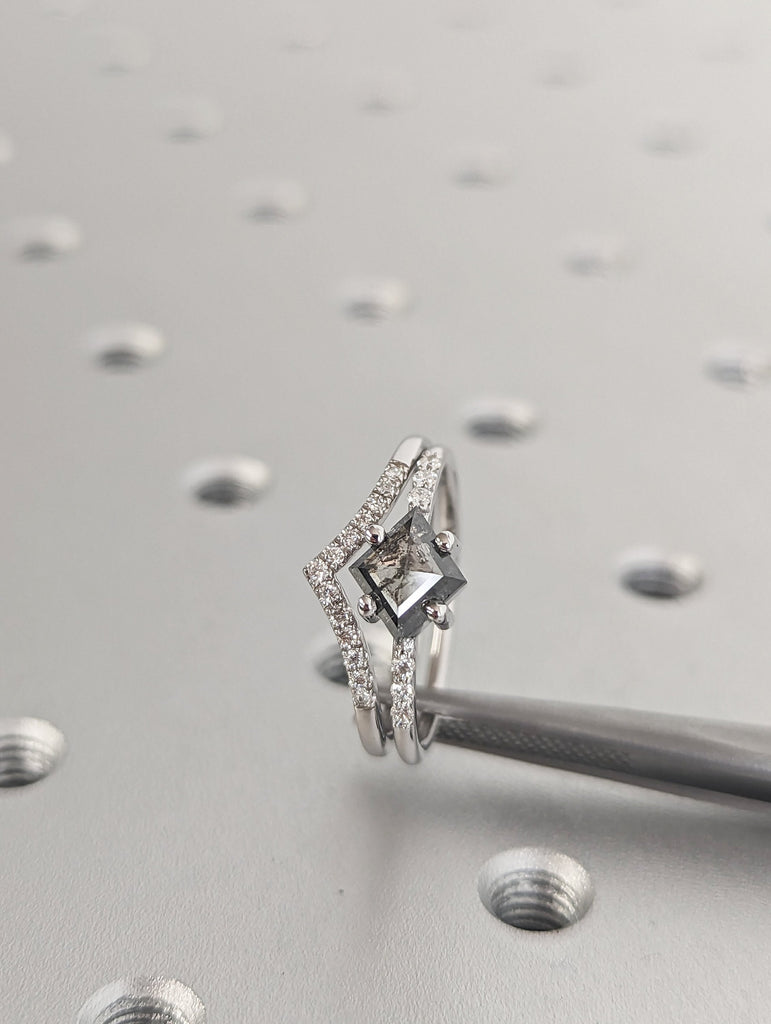 Alternative Diamond Engagement Ring Salt And Pepper Diamond, Kite Diamond Ring, Unique Salt Pepper Diamond Ring, Bridal Set