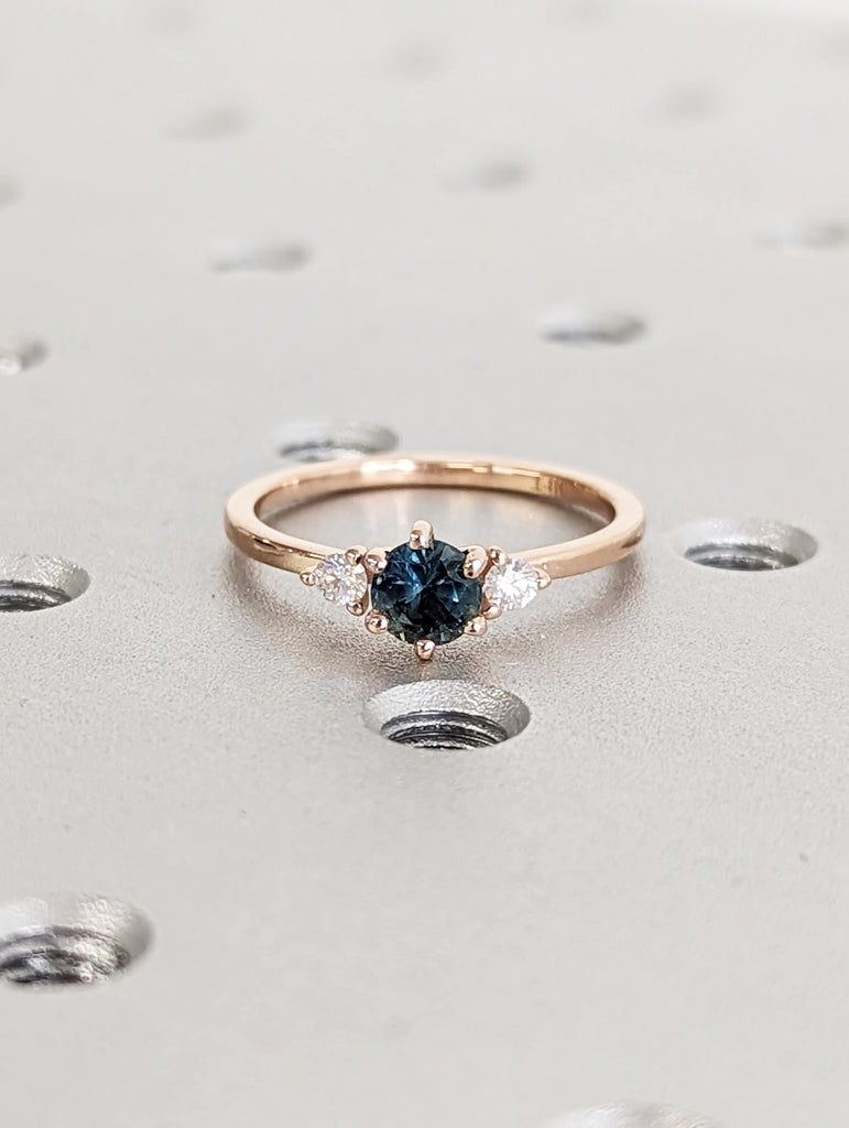 14K Rose Gold Round Cut Peacock Sapphire Engagement Ring, Dainty Statement Sapphire Gemstone Ring, Art Deco Ring, Anniversary Gift