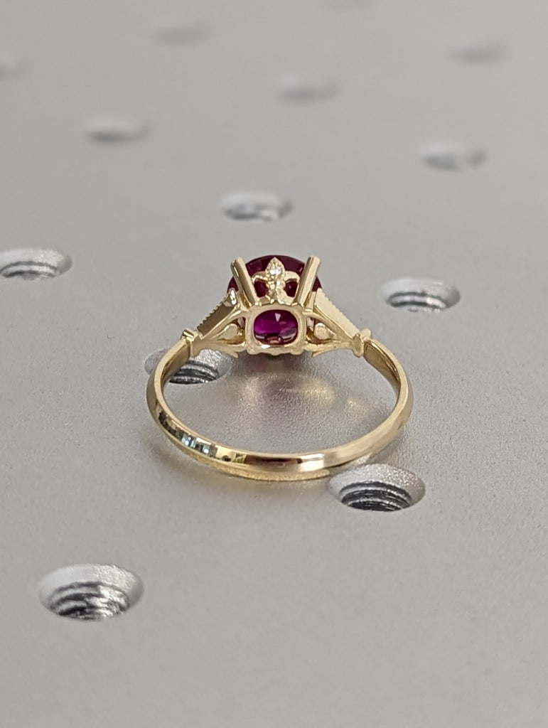 Vintage Round Cut 2ct Ruby, 14K Yellow Gold Engagement Ring | Red Gemstone Bridal Jewelry | July Birthstone Ring | Milgrain Wedding Band