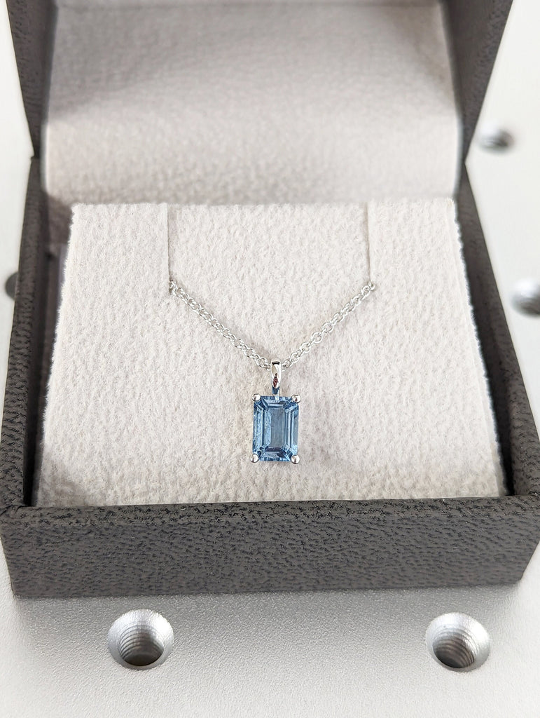 Dainty Aquamarine Necklace, Minimalist Aquamarine Jewelry, March Birthstone Necklace, Aquamarine Pendant, Emerald Cut Lab Aquamarine Jewelry