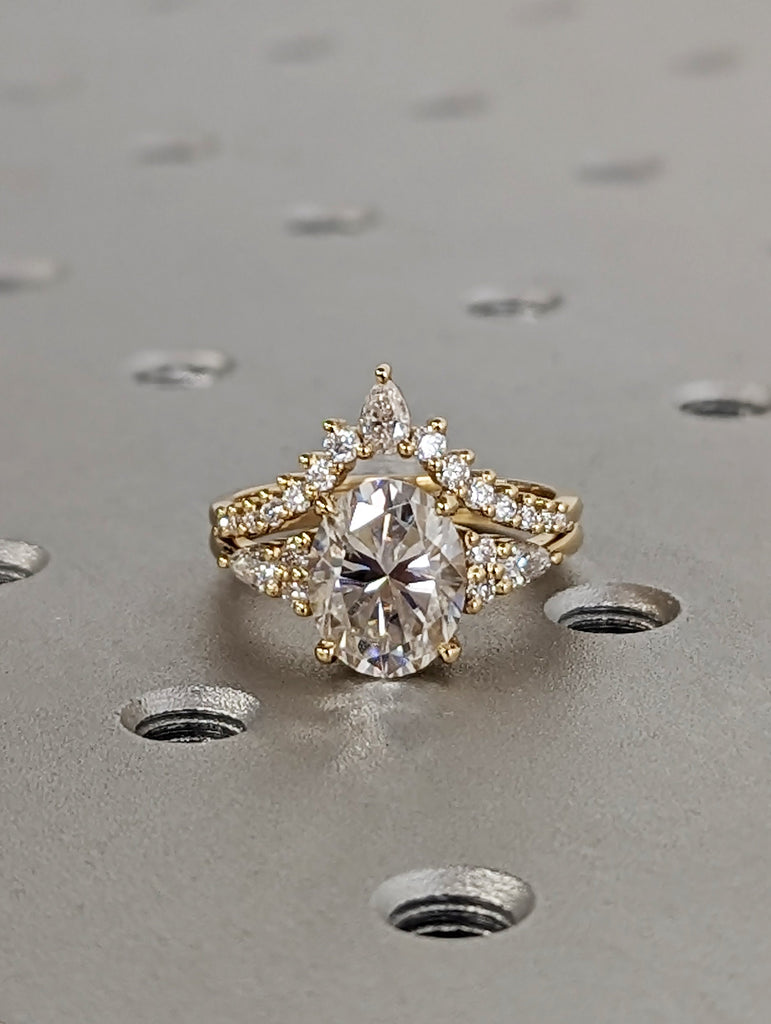 18K Yellow Gold 2.5ct Oval Moissanite Diamond Wedding Ring Set | Unique Pear Moissanite Cluster Ring | Vintage Stacking Ring Bridal Jewelry