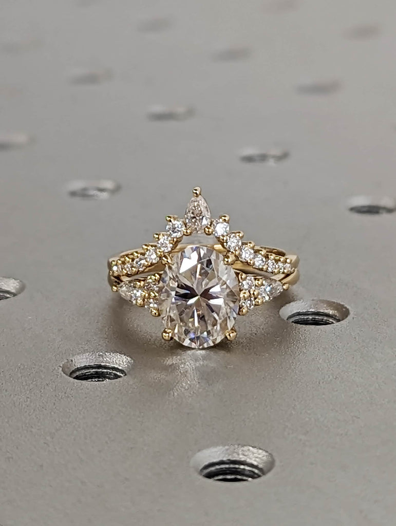 Luxury 2.5ct Oval Lab Diamond 18K Yellow Gold Engagement Ring Set | Unique Pear Moissanite Cluster Ring | Handmade Vintage Bridal Jewelry