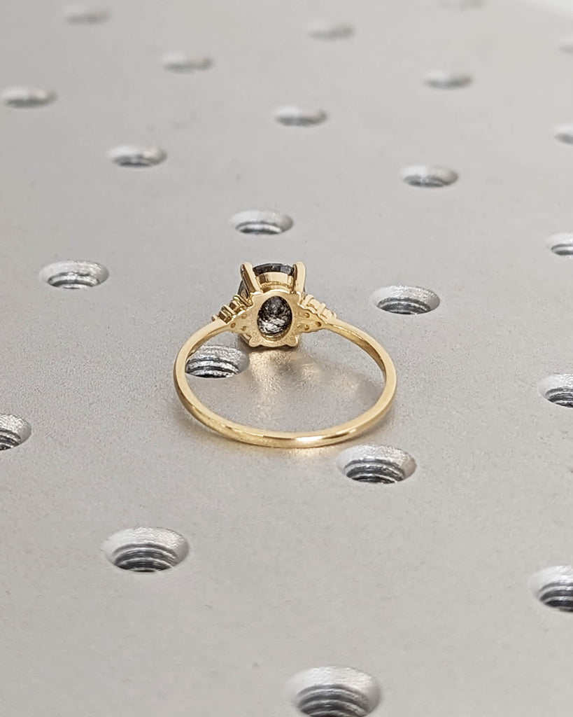 Raw Diamond Oval Round Diamond, Salt and Pepper, Unique Engagement Ring, Oval Cut Geometric Diamond Ring, 14k Gold, Custom Handmade, Vintage