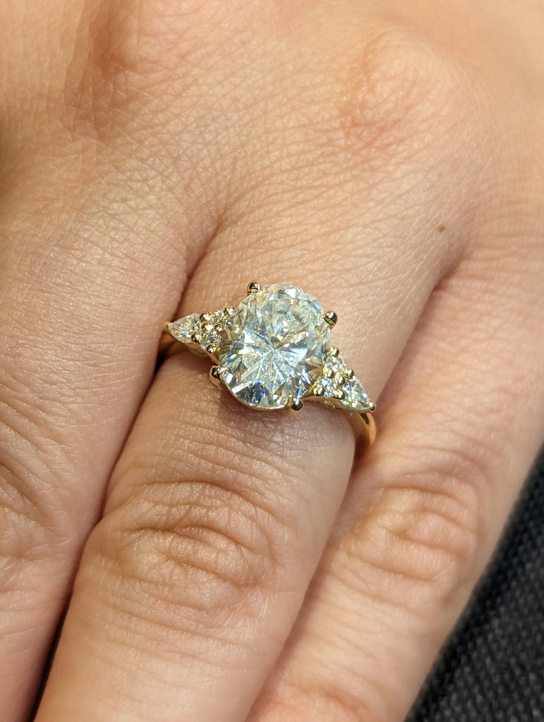 Vintage 18K Yellow Gold 2.5ct Oval Lab Diamond Luxury Engagement Ring | Unique Pear Moissanite Cluster Ring | Handmade Bridal Jewelry