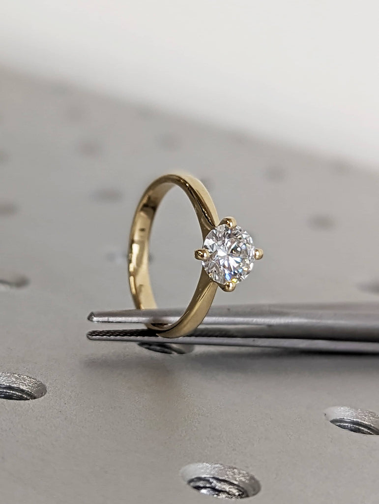 4-Prong Round Engagement Ring in 14k Solid Gold / 1 CT Moissanite Engagement Rings / Solitaire Moissanite Ring / Gold Promise Ring / Simple