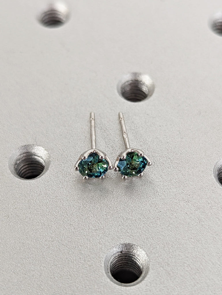 14K Gold Peacock Sapphire Stud, Natural Sapphire Stone, Sapphire Earring, Teal Sapphire, Everyday Wear, September Birthstone, Blue Green Hue