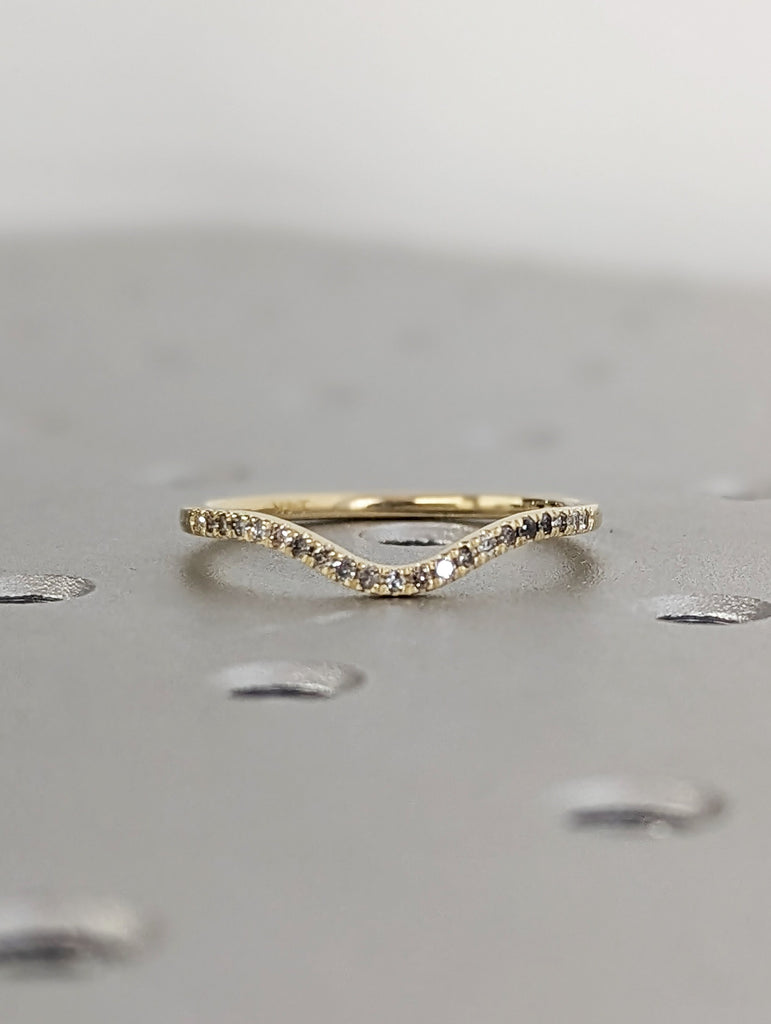 14K Yellow Gold Ombre Salt and Pepper Diamond Curve Wedding Band