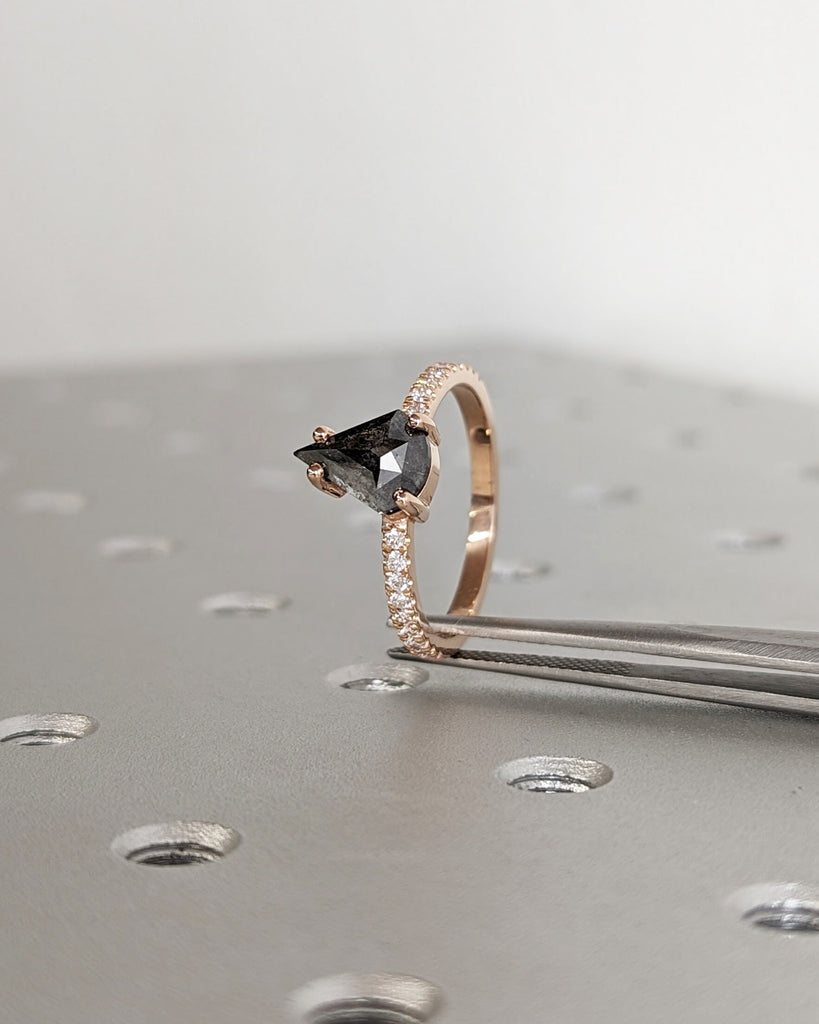 Raw Diamond Fan Cut Diamond, Salt and Pepper, Unique Engagement Ring, Rose Gold Geometric Diamond Ring, 14k Gold, Custom Handmade, Hammered
