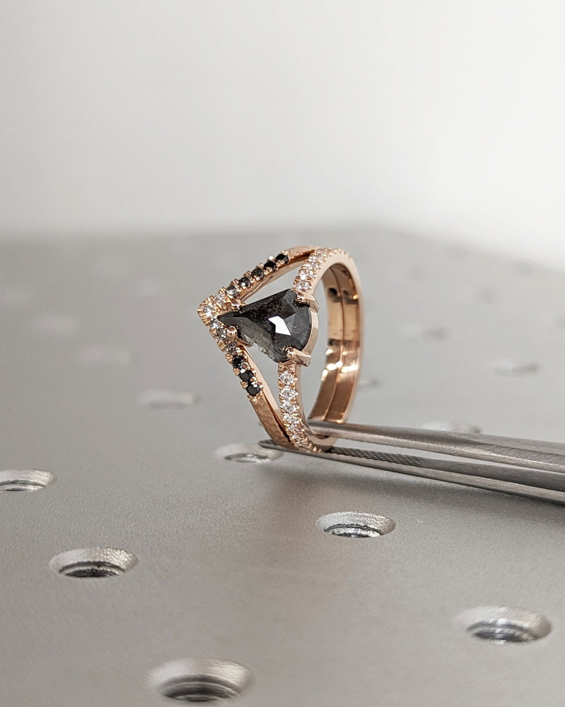 Raw Diamond Fan Cut Diamond, Salt and Pepper, Unique Engagement Ring, Rose Gold Geometric Diamond Ring, 14k Gold, Custom Handmade, Hammered