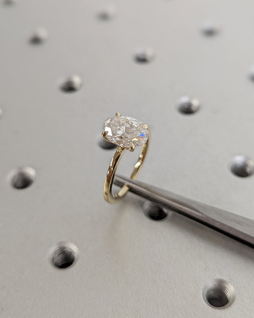 2.0cts Moissanite Oval Engagement Ring, Oval Moissanite and Solitaire Wedding Ring, Yellow Gold Moissanite Ring, Minimalist Ring, Art Deco