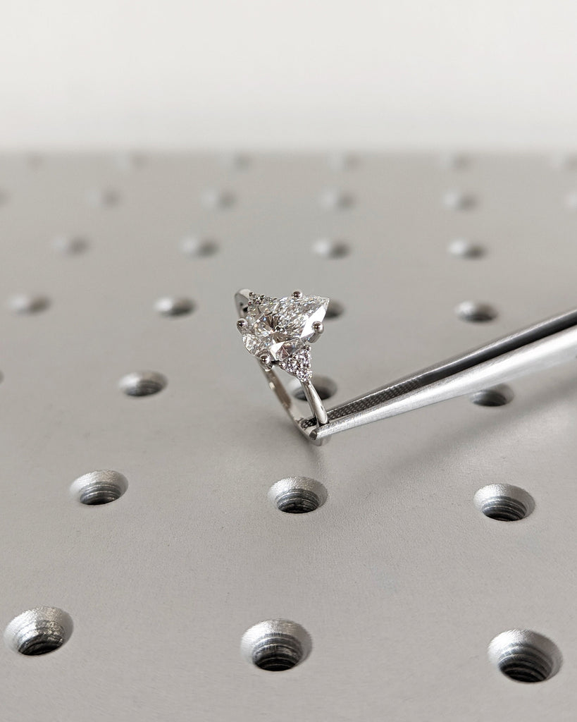 Pear Moissanite Engagement Ring Vintage Unique Cluster Solid Gold Engagement Ring Women Round Diamond Wedding Bridal Art Deco Anniversary