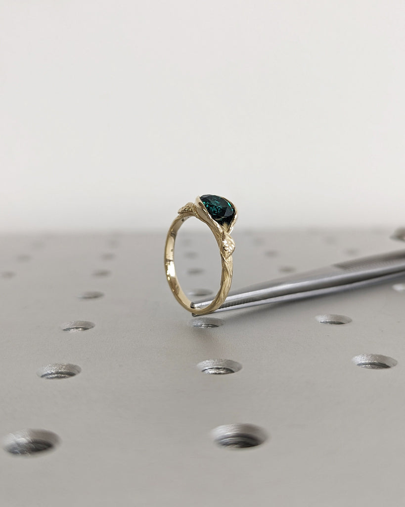 Emerald Ring • Lotus Engagement Ring • Gift For Her • Unique Engagement Ring • Floral Ring • Ring For Her • Promise Ring • Vintage Ring