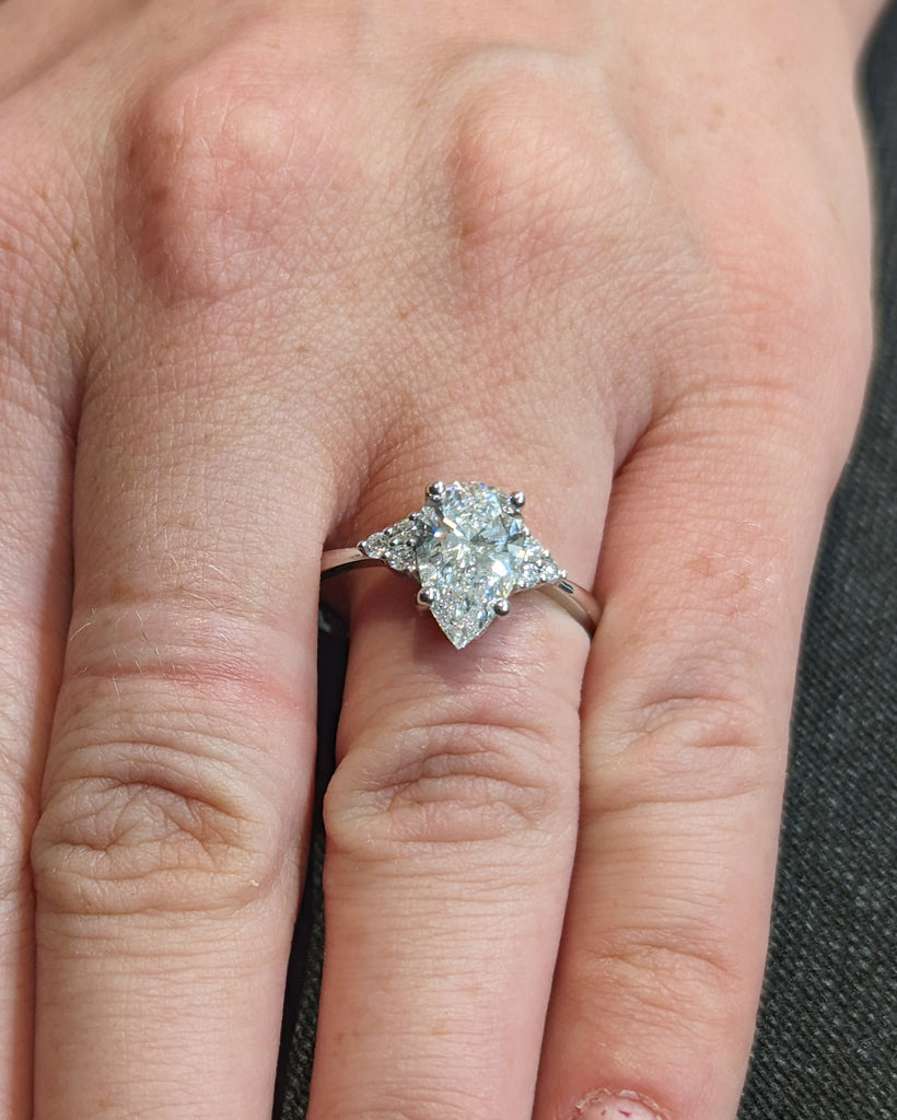 Pear Moissanite Engagement Ring Vintage Unique Cluster Solid Gold Engagement Ring Women Round Diamond Wedding Bridal Art Deco Anniversary