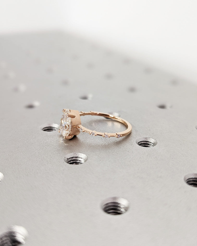 18K Solid Gold Engagement Ring/2.0CT Pear Moissanite Wedding Ring/Moissanite Engagement Ring/Stack Ring/Promise ring/Rose gold/Half Eternity