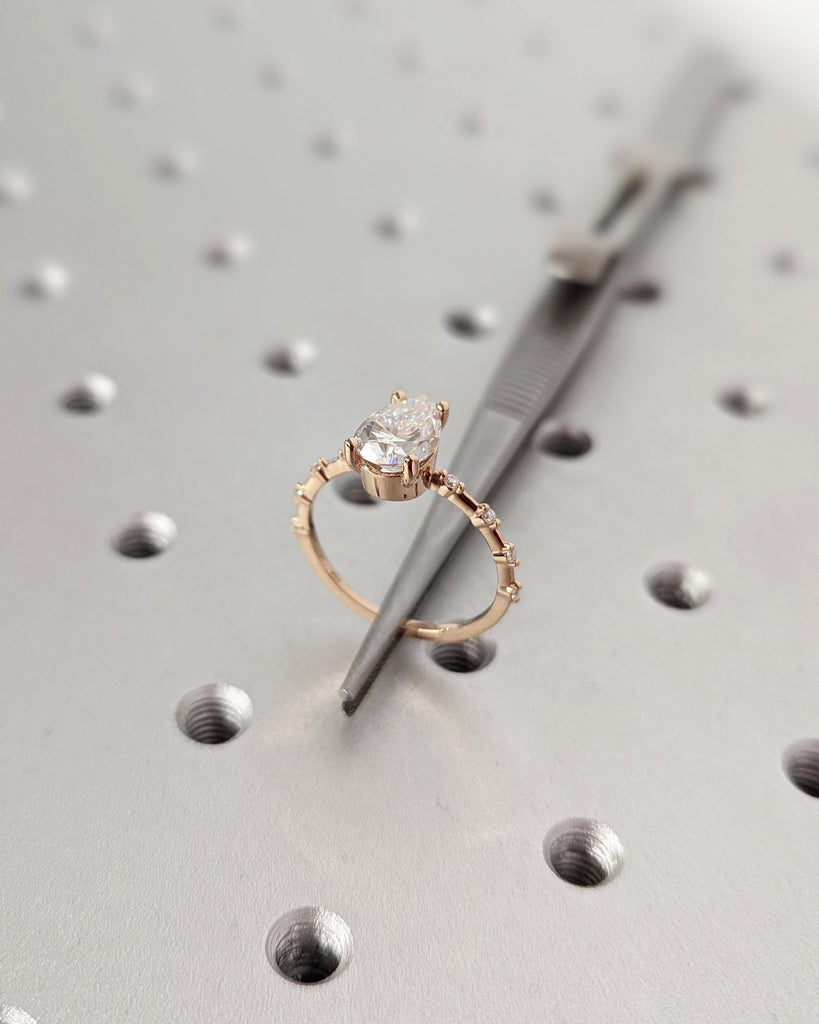 18K Solid Gold Engagement Ring/2.0CT Pear Moissanite Wedding Ring/Moissanite Engagement Ring/Stack Ring/Promise ring/Rose gold/Half Eternity