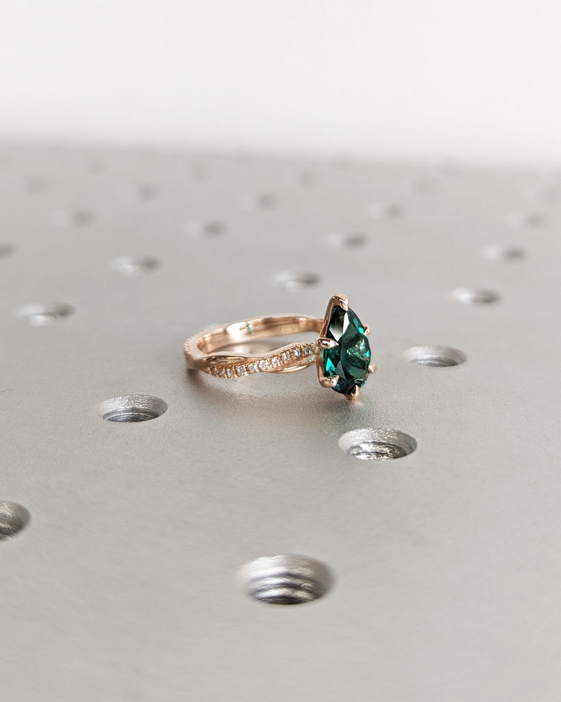 Green Emerald Engagement Ring Set Rose Gold Emerald Ring Vintage Diamond Twist Band May Birthstone Ring 2pcs Wedding Ring Set Promise Ring