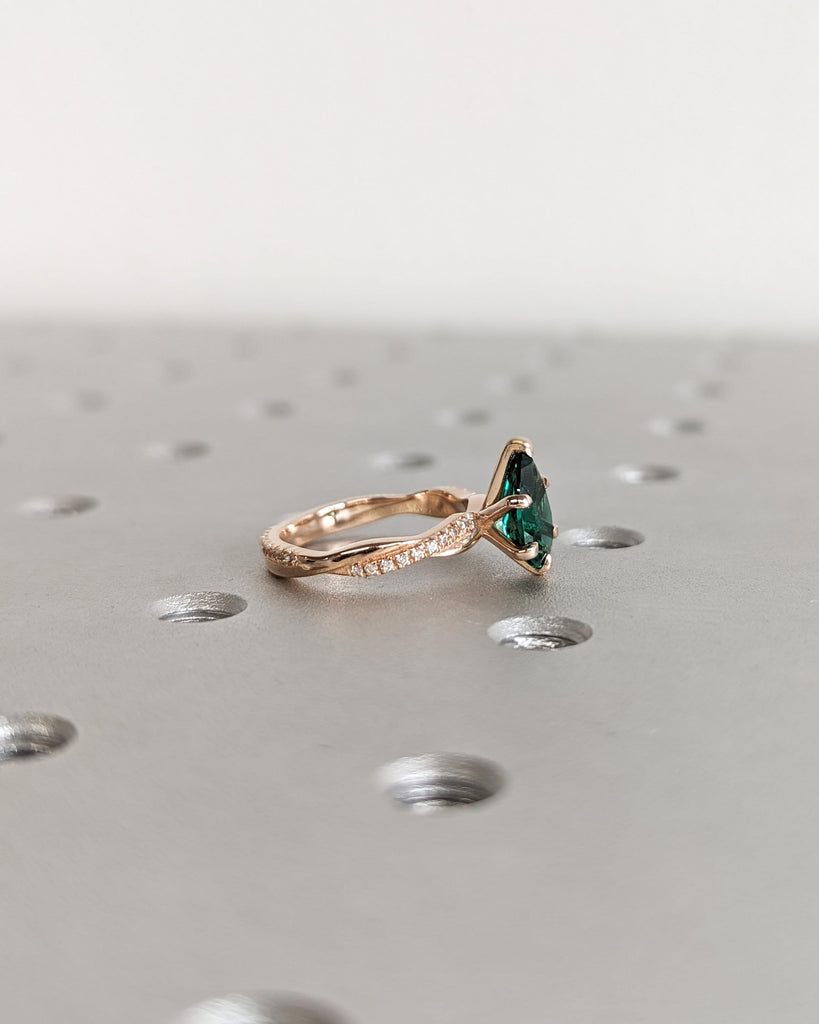 Green Emerald Engagement Ring Set Rose Gold Emerald Ring Vintage Diamond Twist Band May Birthstone Ring 2pcs Wedding Ring Set Promise Ring