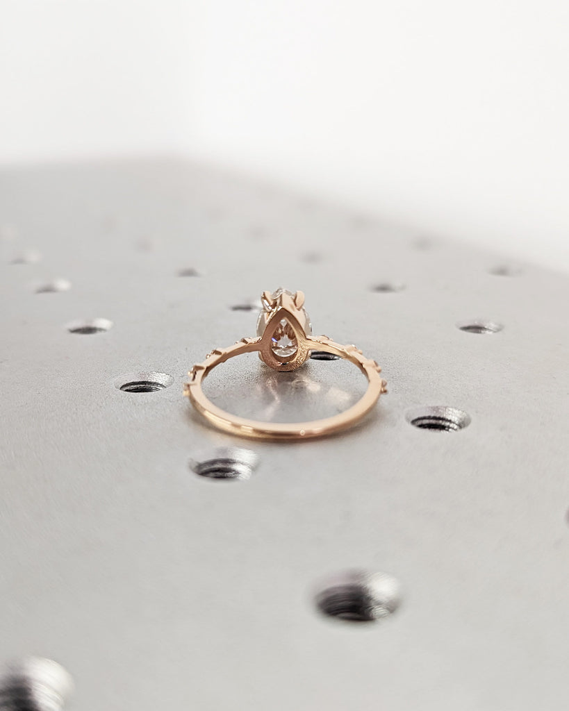 18K Solid Gold Engagement Ring/2.0CT Pear Moissanite Wedding Ring/Moissanite Engagement Ring/Stack Ring/Promise ring/Rose gold/Half Eternity