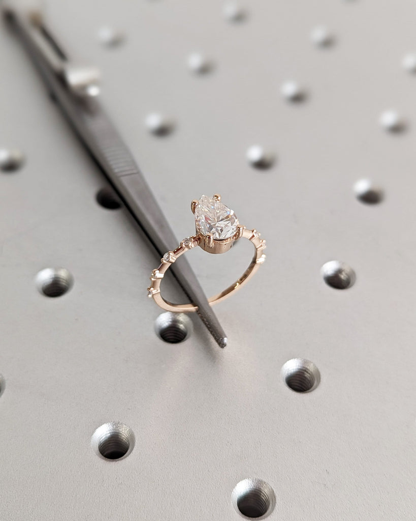 18K Solid Gold Engagement Ring/2.0CT Pear Moissanite Wedding Ring/Moissanite Engagement Ring/Stack Ring/Promise ring/Rose gold/Half Eternity