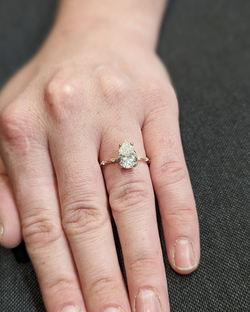 18K Solid Gold Engagement Ring/2.0CT Pear Moissanite Wedding Ring/Moissanite Engagement Ring/Stack Ring/Promise ring/Rose gold/Half Eternity