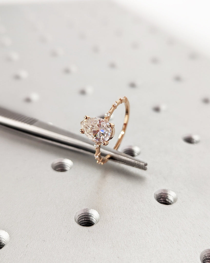 18K Solid Gold Engagement Ring/2.0CT Pear Moissanite Wedding Ring/Moissanite Engagement Ring/Stack Ring/Promise ring/Rose gold/Half Eternity