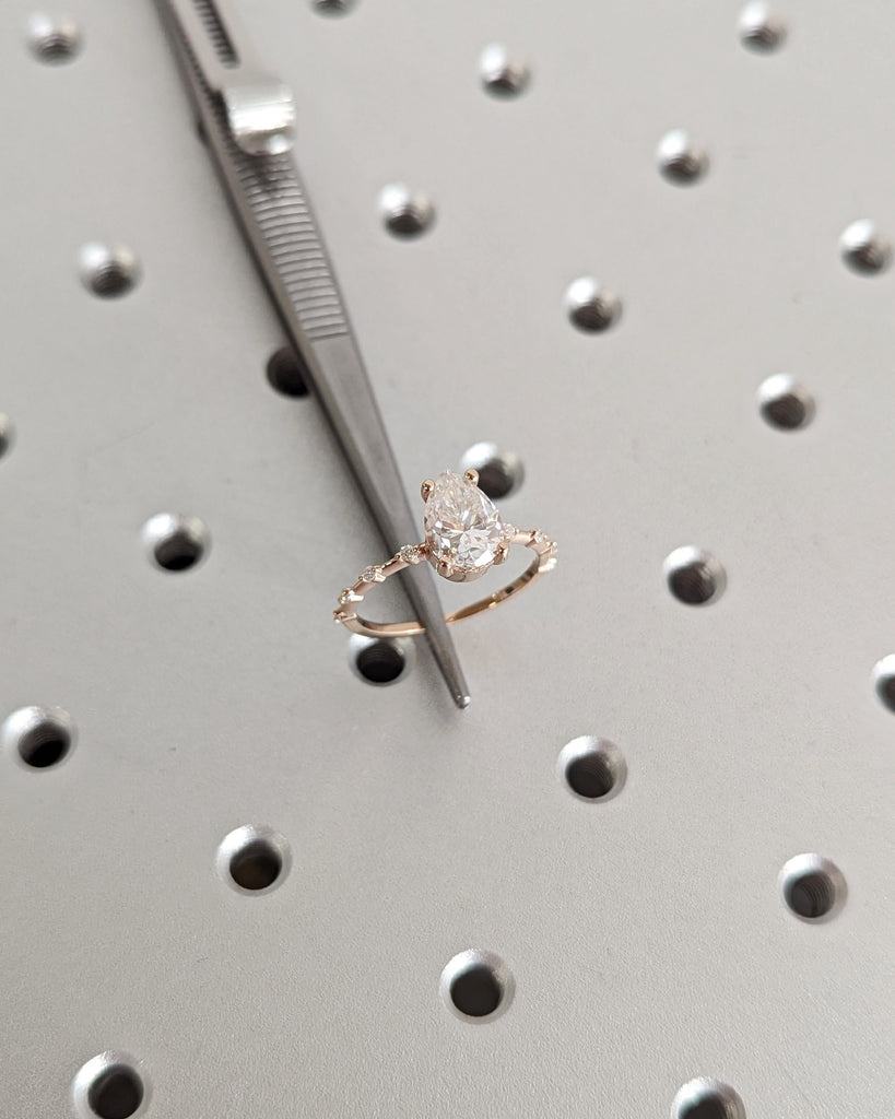 18K Solid Gold Engagement Ring/2.0CT Pear Moissanite Wedding Ring/Moissanite Engagement Ring/Stack Ring/Promise ring/Rose gold/Half Eternity