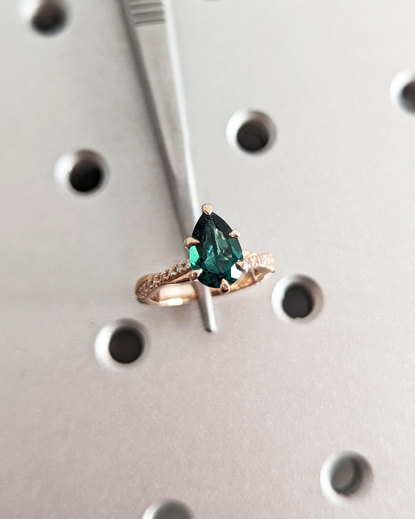 Green Emerald Engagement Ring Set Rose Gold Emerald Ring Vintage Diamond Twist Band May Birthstone Ring 2pcs Wedding Ring Set Promise Ring