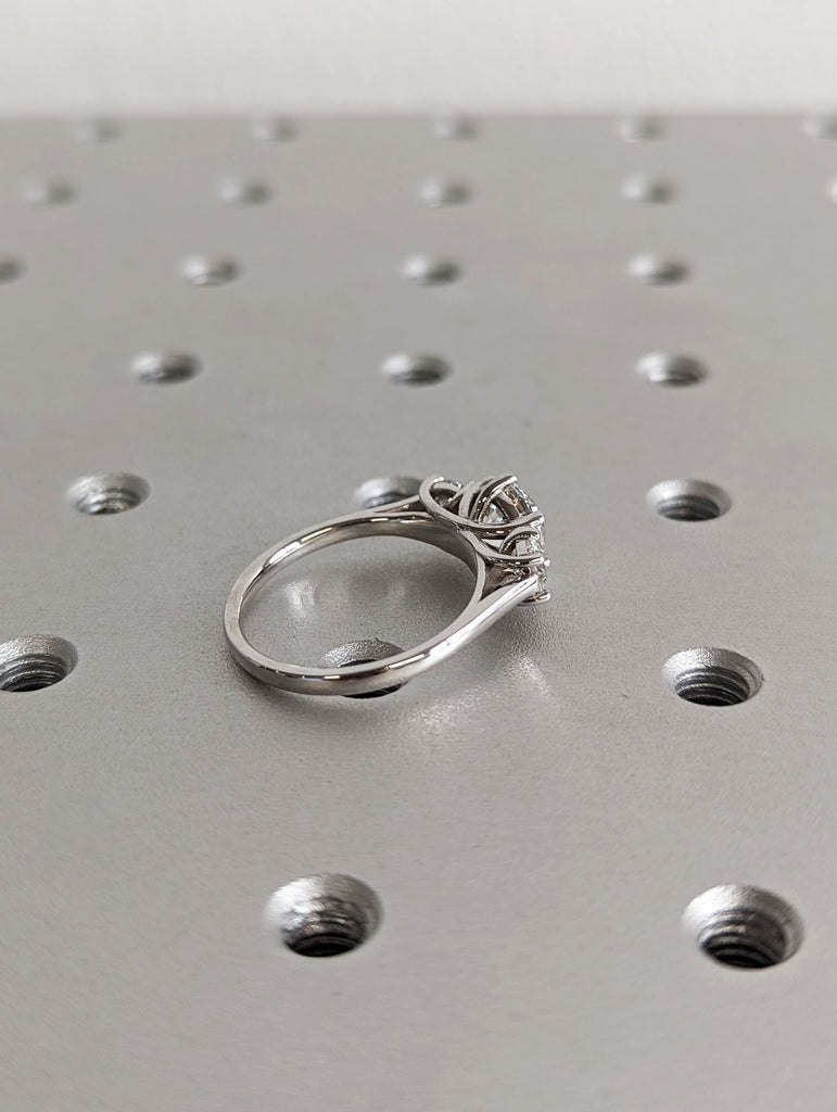 14K White Gold Wedding Ring