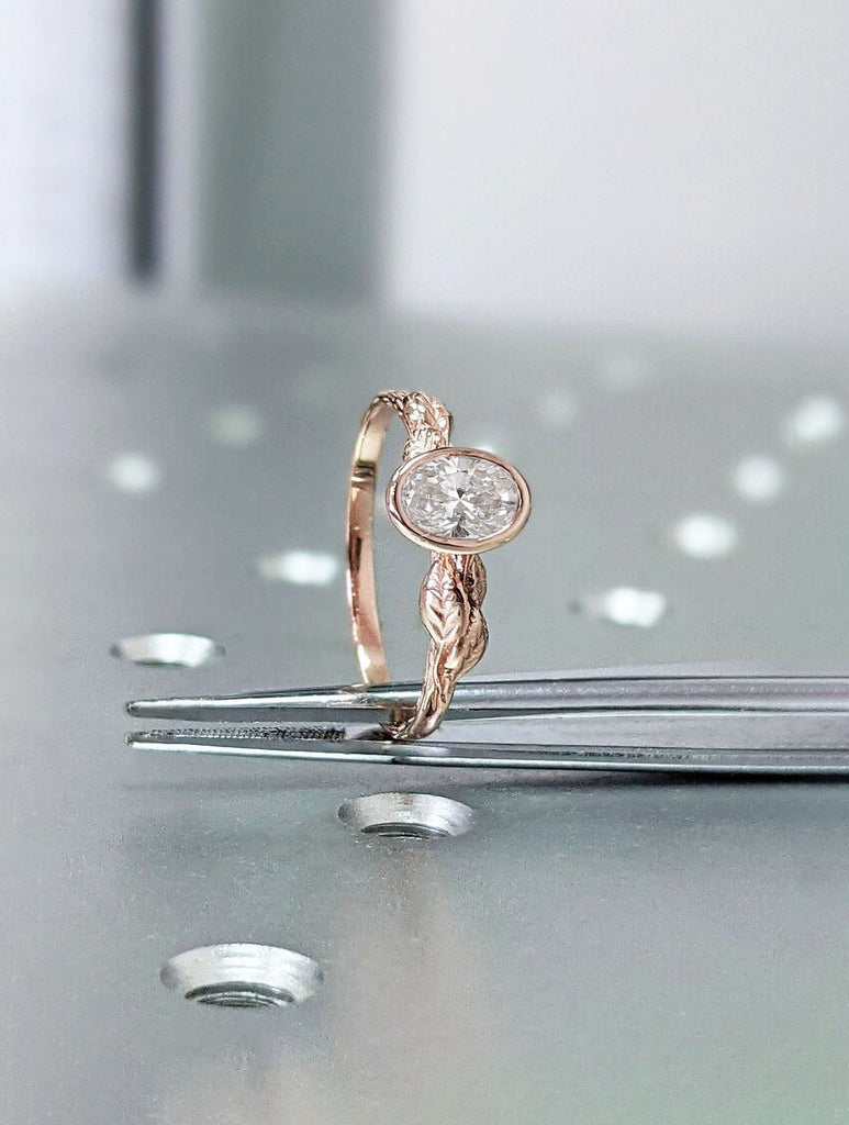 Vintage Moissanite Engagement Ring, Leaf Engraved Band, Nature Inspired Wedding Ring, Organic Wedding Band, Delicate Gold, Engraved Leaves