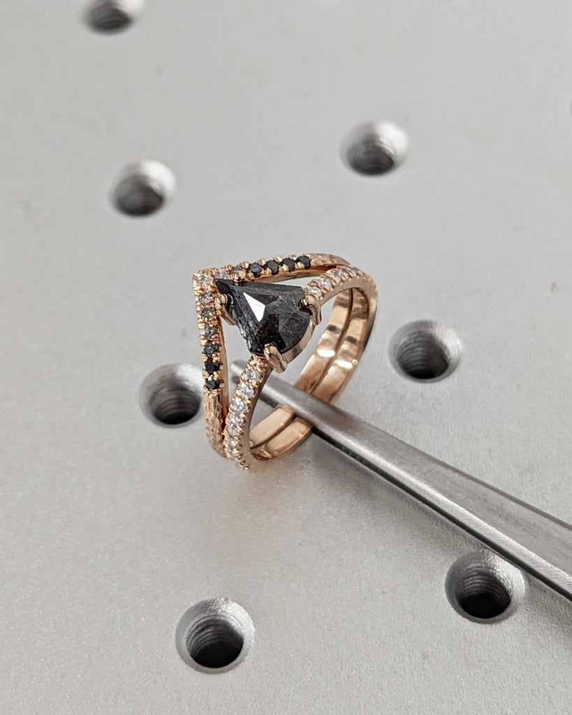 Raw Diamond Fan Cut Diamond, Salt and Pepper, Unique Engagement Ring, Rose Gold Geometric Diamond Ring, 14k Gold, Custom Handmade, Hammered