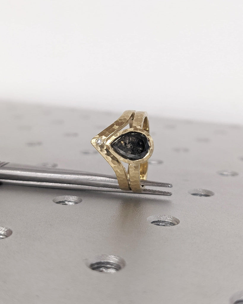 Vintage Salt and Pepper Diamond Engagement Ring Yellow Gold Engagement Ring Diamond Hammered Bezel Ring Matte Finish Ring Bridal Anniversary