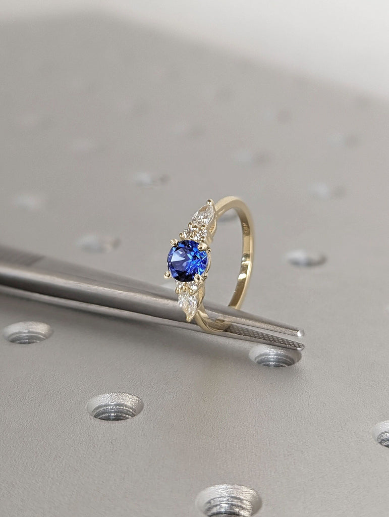 0.5ct Round Blue Sapphire 14K Yellow Gold Diamond Clusters Ring