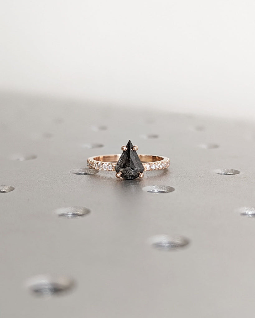 Raw Diamond Fan Cut Diamond, Salt and Pepper, Unique Engagement Ring, Rose Gold Geometric Diamond Ring, 14k Gold, Custom Handmade, Hammered