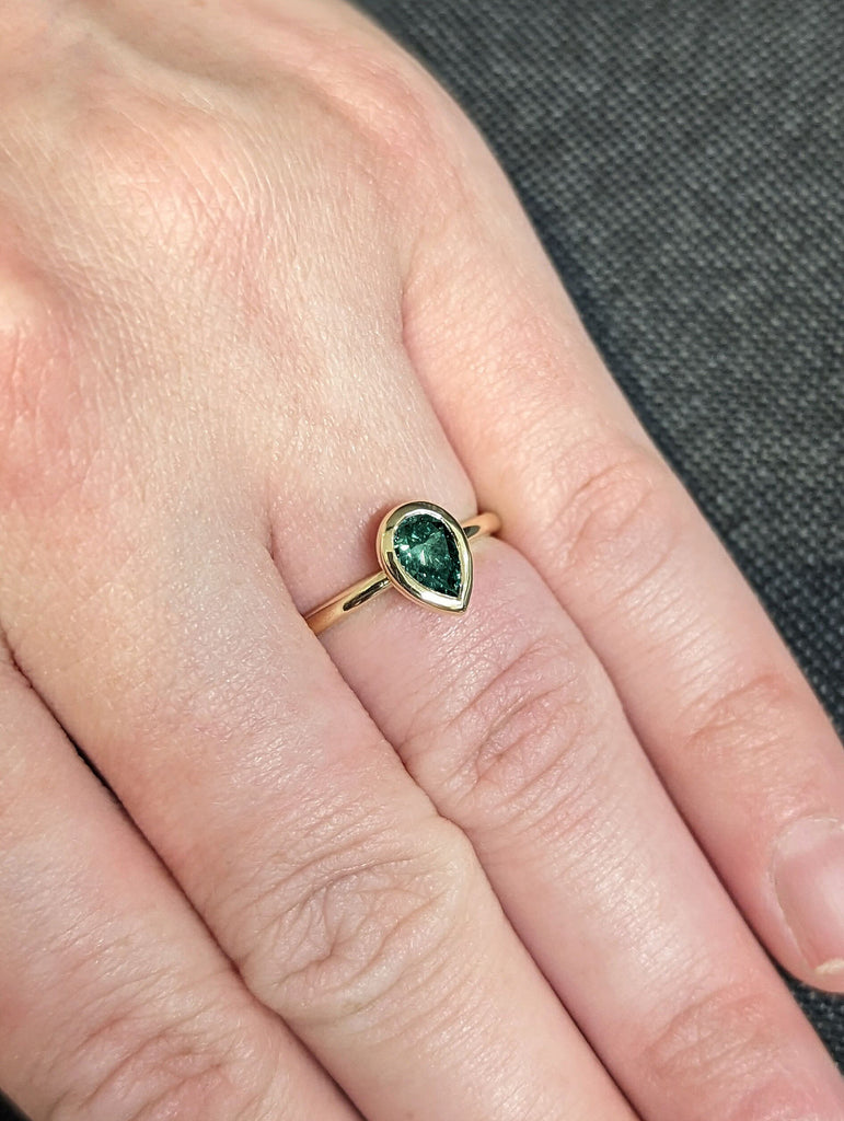 Vintage Pear cut Lab Created Emerald Solitaire 14K Yellow Gold Engagement Ring