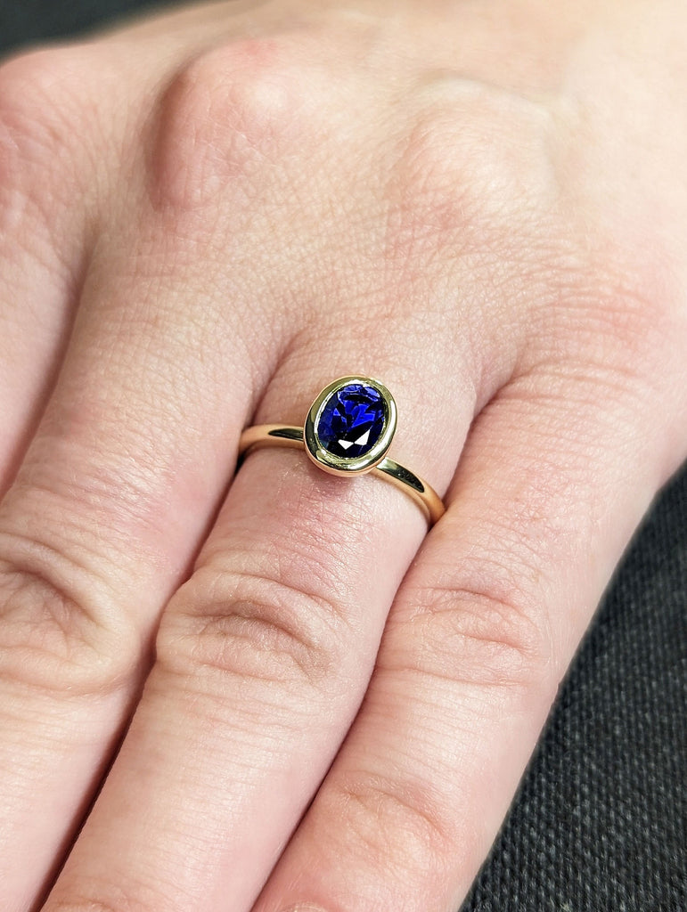 Timeless Vintage Oval cut Royal Blue Lab Sapphire Solitaire 14K Yellow Gold Wedding Anniversary Statement Ring