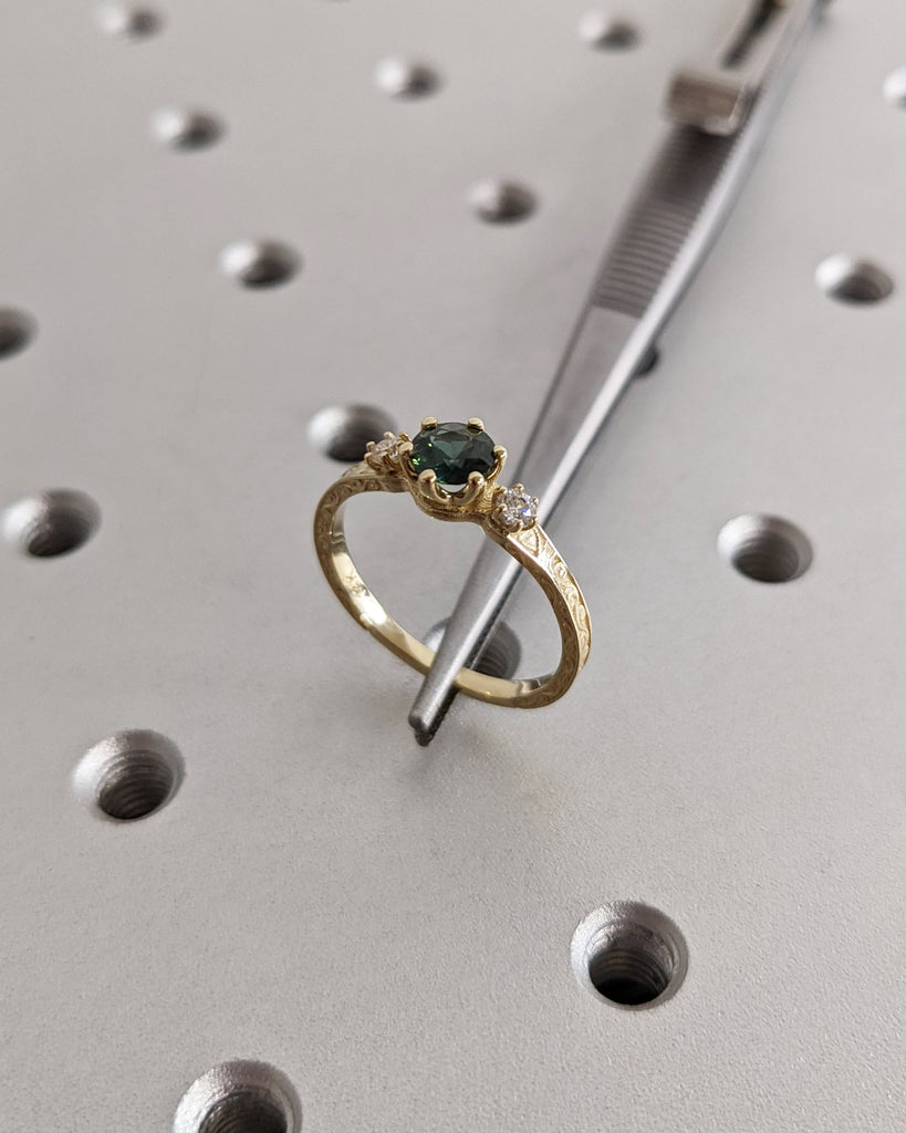 Peacock Sapphire Promise Ring Gold, Round Cut Engagement Dainty Sapphire Ring, Art Deco Ring, Green Gemstone Statement Ring Anniversary Gift