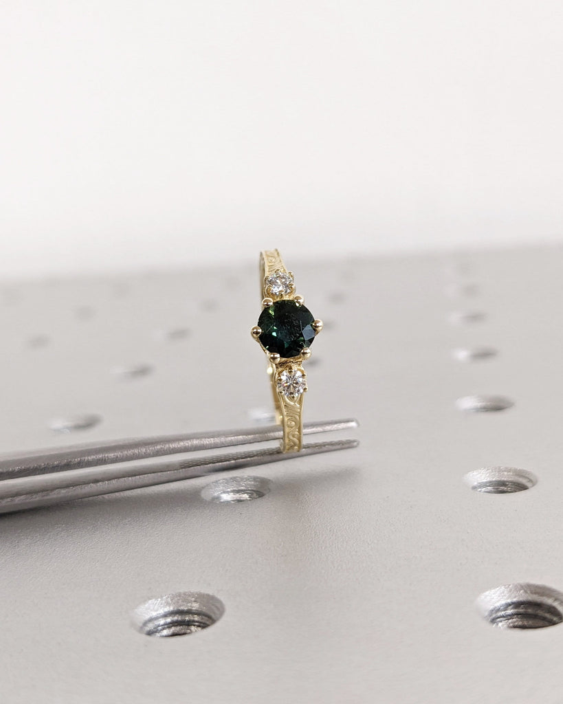 Peacock Sapphire Promise Ring Gold, Round Cut Engagement Dainty Sapphire Ring, Art Deco Ring, Green Gemstone Statement Ring Anniversary Gift