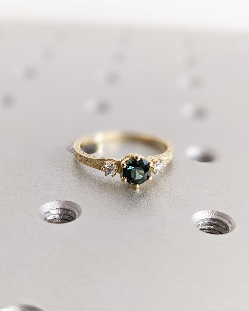 Peacock Sapphire Promise Ring Gold, Round Cut Engagement Dainty Sapphire Ring, Art Deco Ring, Green Gemstone Statement Ring Anniversary Gift