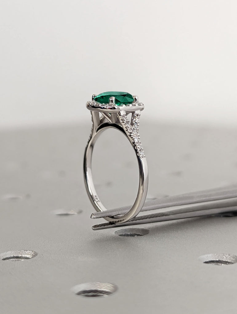 1.5ct Round cut Green Lab Emerald Diamond Halo Split Shank Proposal Ring 14k 18k White Gold Cocktail Ring