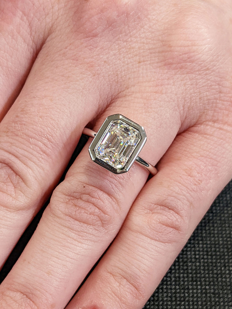 2.5ct Emerald cut lab Diamond Moissanite Solitare Bezel Set Anniversary Statement Ring for Her Platinum White Gold