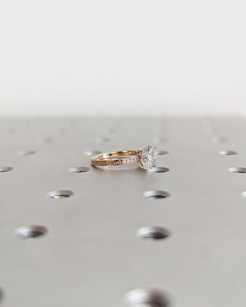 Vintage Engagement Ring, 18K Gold, Hand Engraved Ring, Moissanite Engagement Ring, Vintage Ring, Hand Engraving, Art Deco, Minimalist Ring