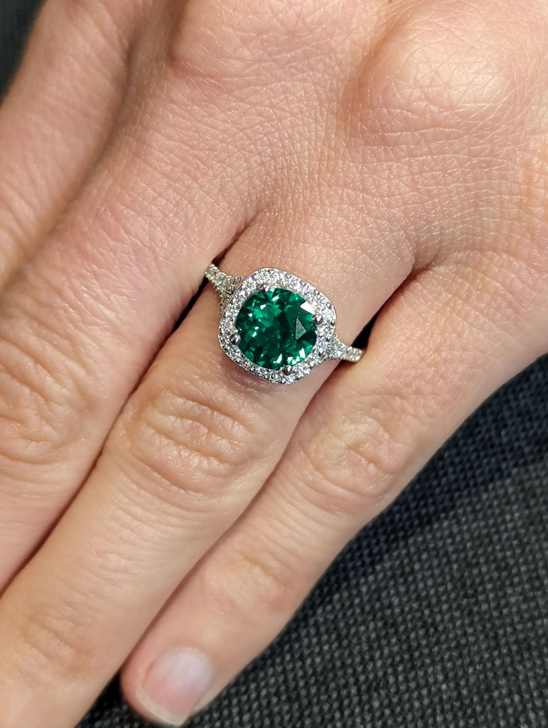 Round cut Green Lab Grown Emerald Diamond Halo Split Shank Women Wedding Ring Platinum White Gold Cocktail Ring